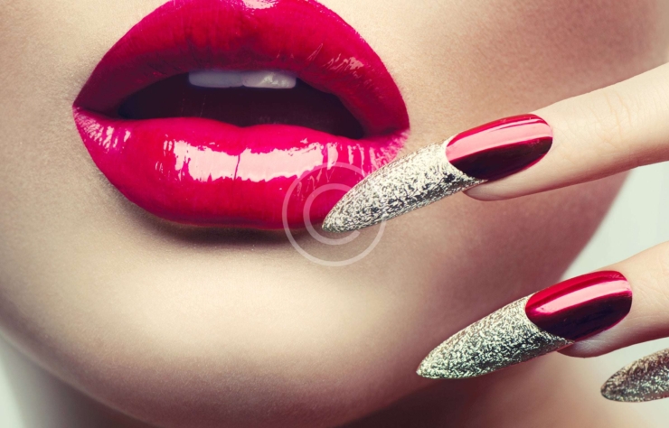 Ultra Glam Gold Nail Polishes for Holiday